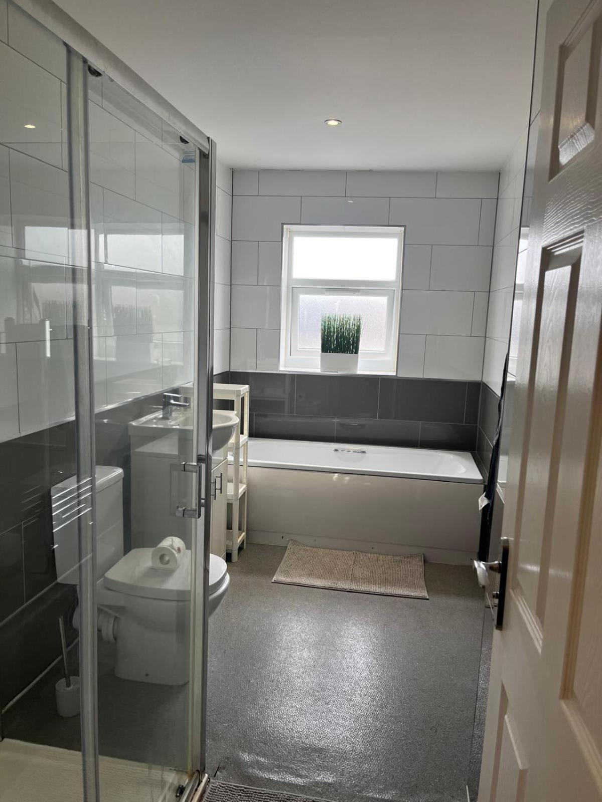 Apartament Short Term Lets From £15 Per Person Per Night Bristol Zewnętrze zdjęcie