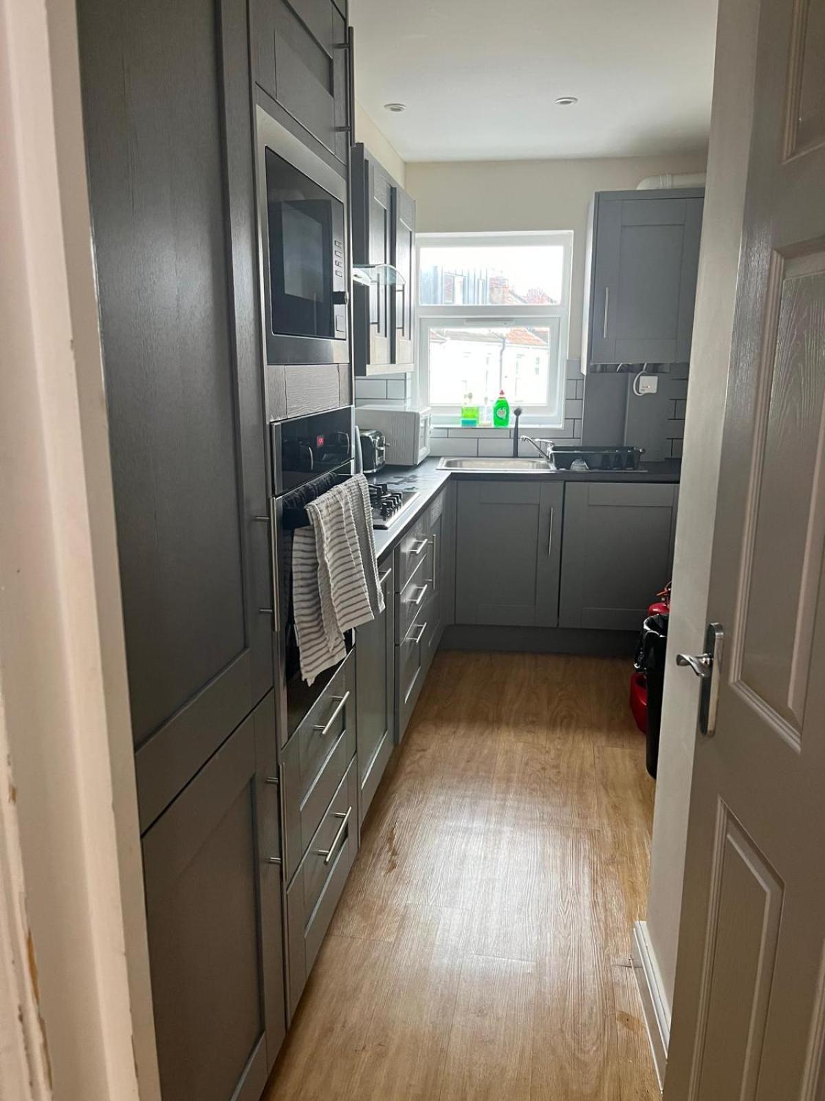 Apartament Short Term Lets From £15 Per Person Per Night Bristol Zewnętrze zdjęcie