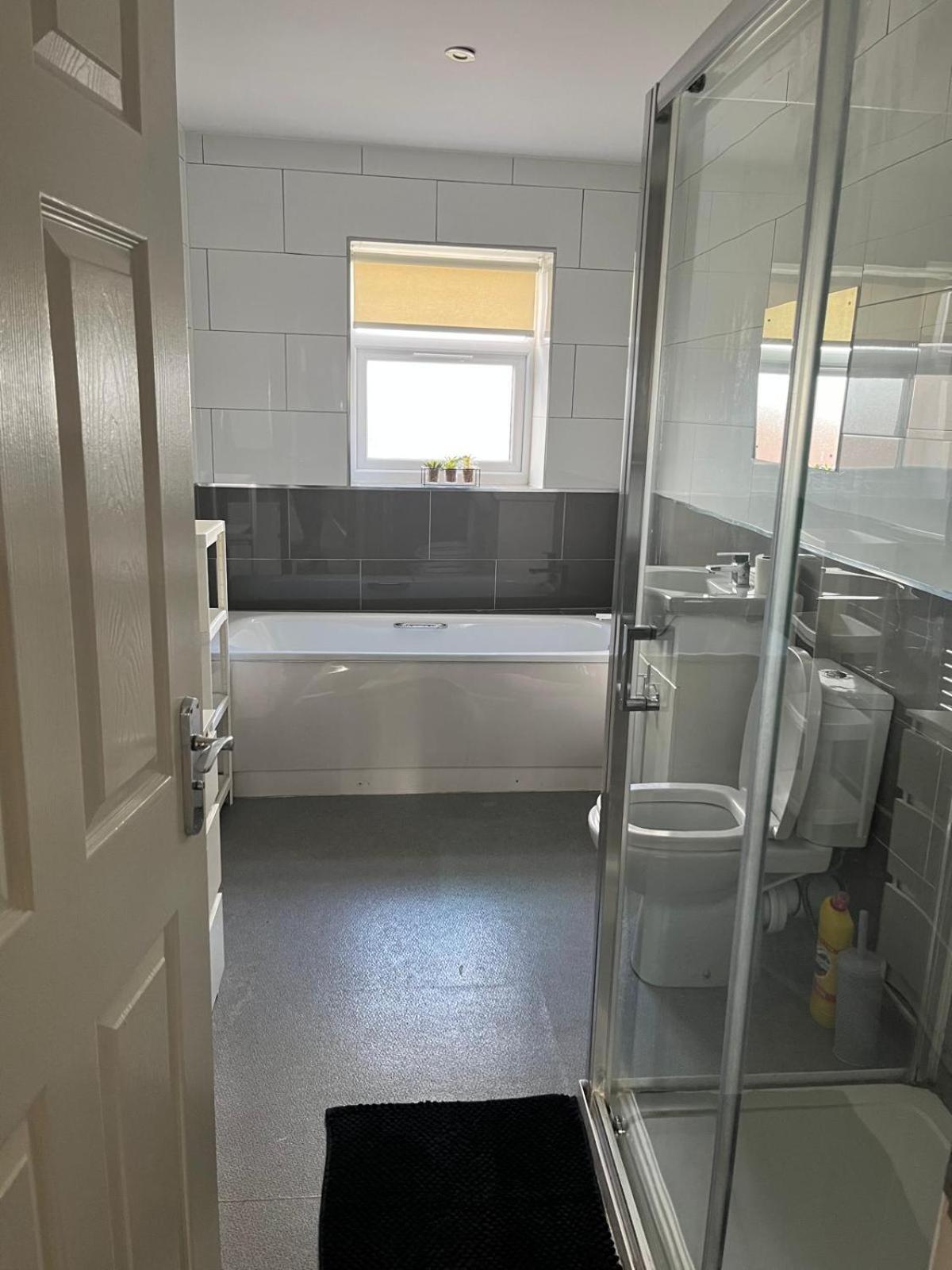 Apartament Short Term Lets From £15 Per Person Per Night Bristol Zewnętrze zdjęcie